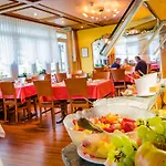 Heilquelle-leukerbad-therme فندق لوكباد