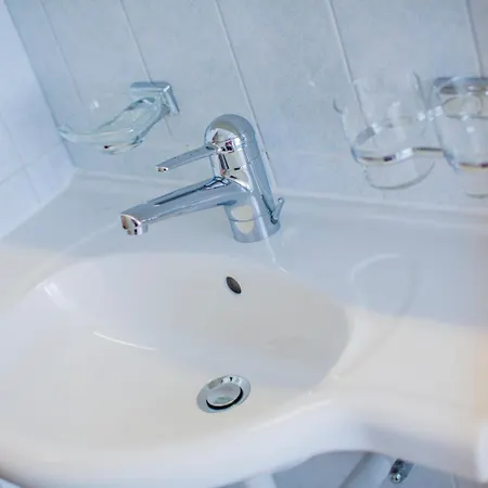 Otel Heilquelle-leukerbad-therme