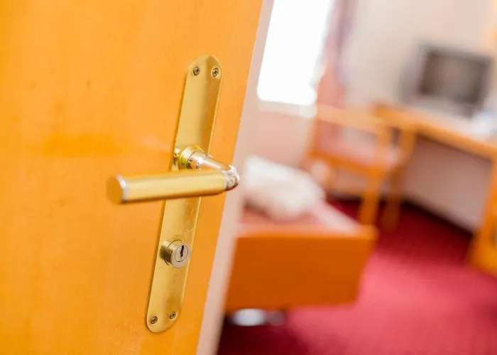 Hotell Heilquelle-leukerbad-therme 3*