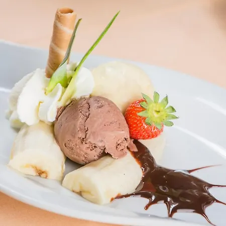 Hotel Heilquelle 3*