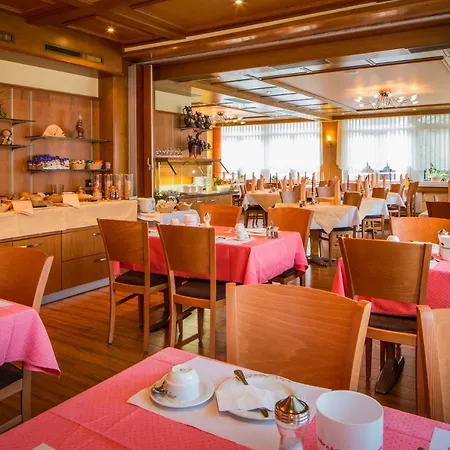 Hotel Heilquelle 3*